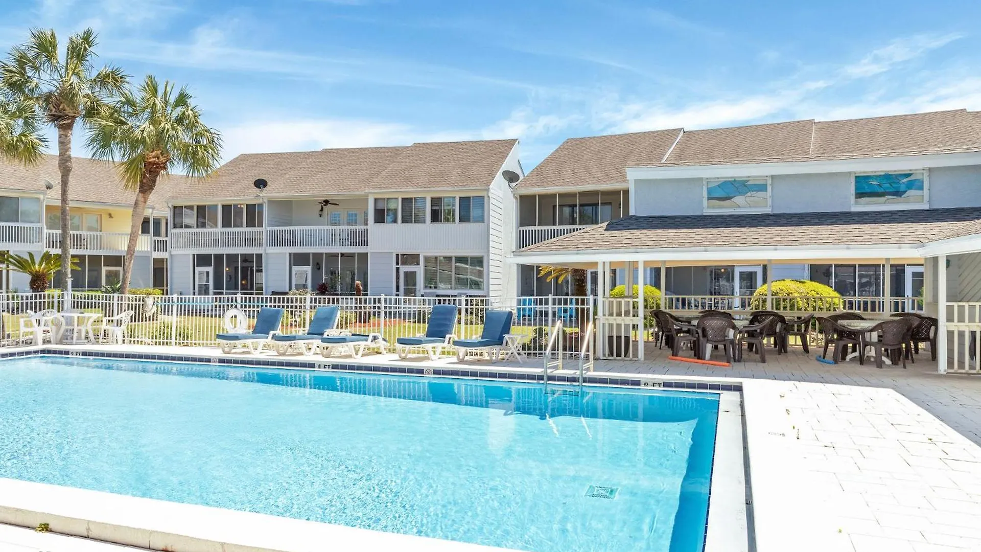 Harbor Landing 201A- By Holiday Isle Properties Destin
