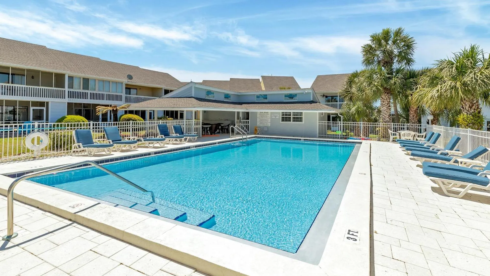 Apartment Harbor Landing 201A- By Holiday Isle Properties Destin