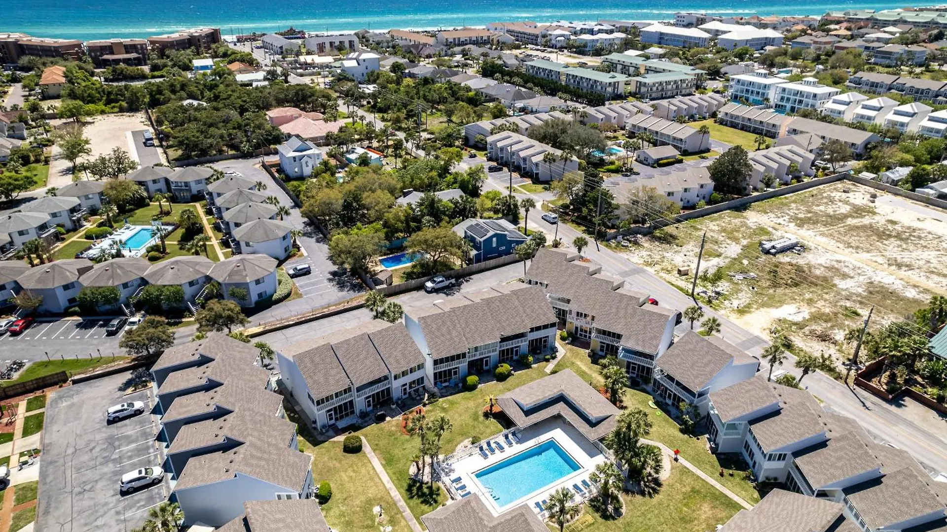 Harbor Landing 201A- By Holiday Isle Properties Destin Apartment