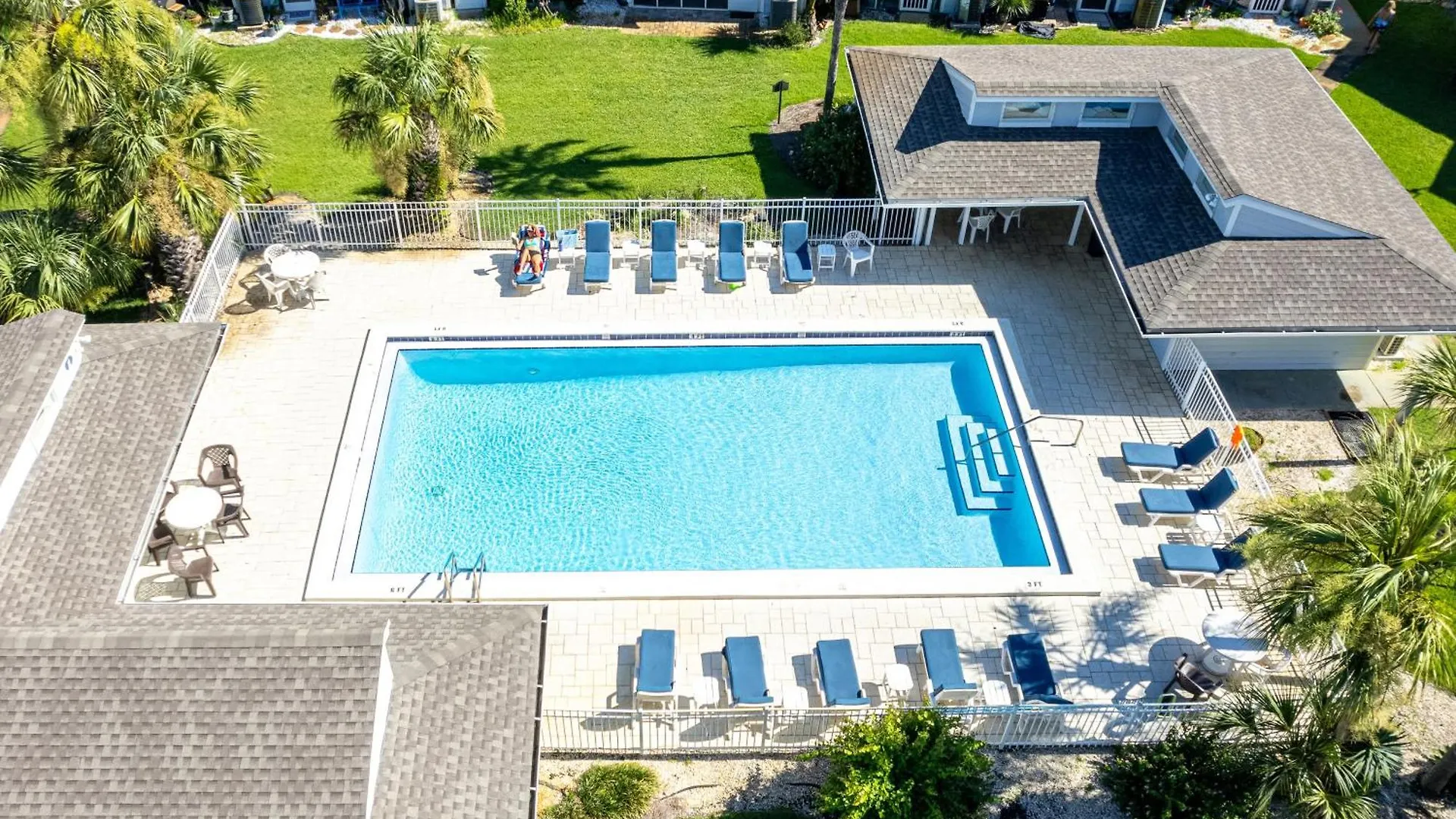 Apartment Harbor Landing 201A- By Holiday Isle Properties Destin